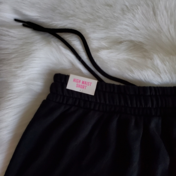 PINK VICTORIA'S SECRET HIGH WAIST CAMPUS SHORT M - Picture 2 of 3